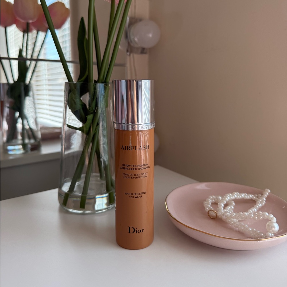 Dior Airflash Foundation in Silver and Tan - Picture 2 of 11